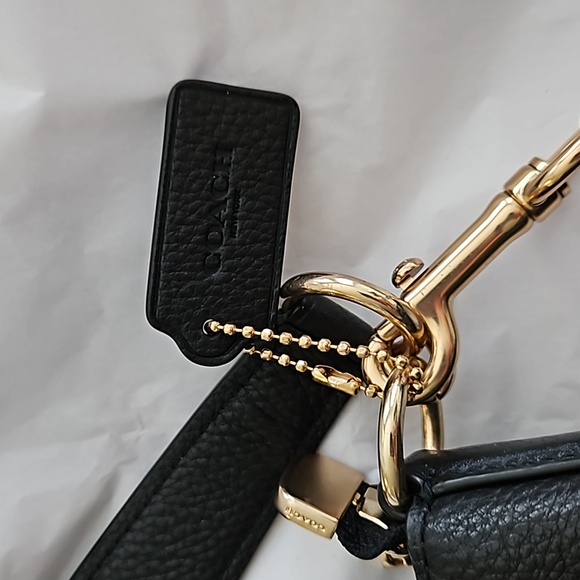 Coach Large Signature/ Black Shoulder Bag NWOT - Picture 3 of 16